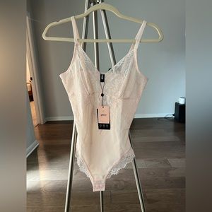 Pinsy sculpting lace shapewear bodysuit